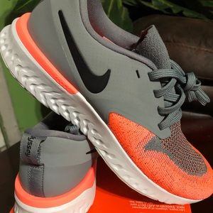 W NIKE ODYSSEY REACT 2 FL